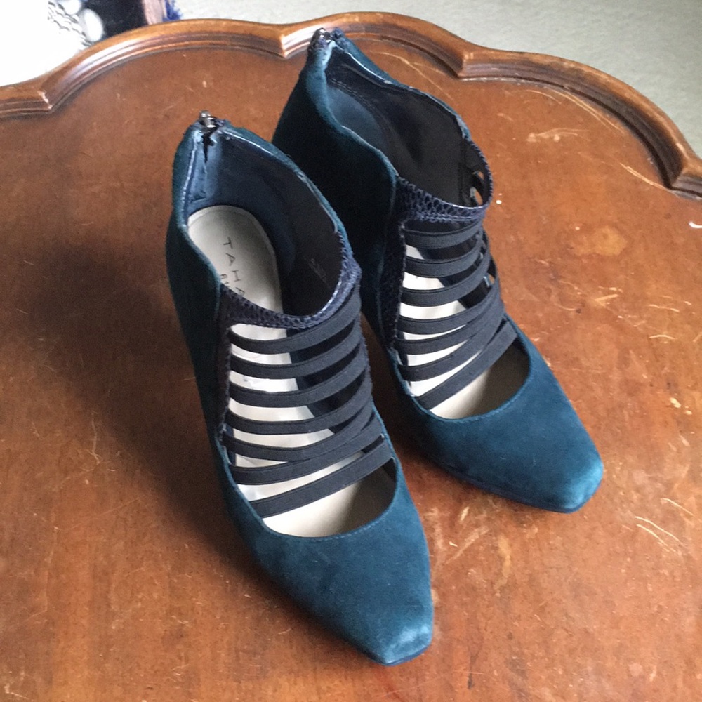 Tahari Suede Shoes